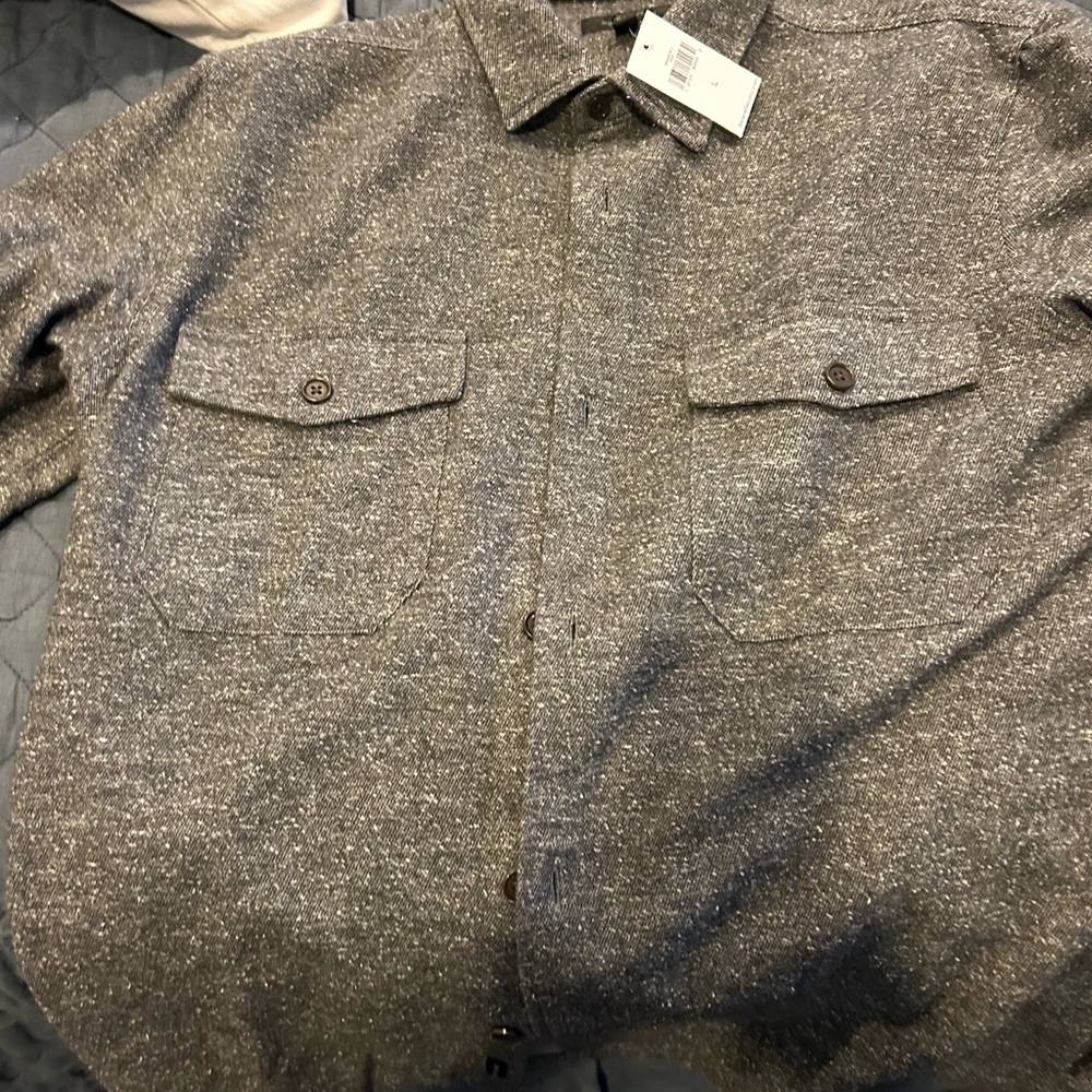 L Banana Kevin Love collection button up shirt. Tags on.